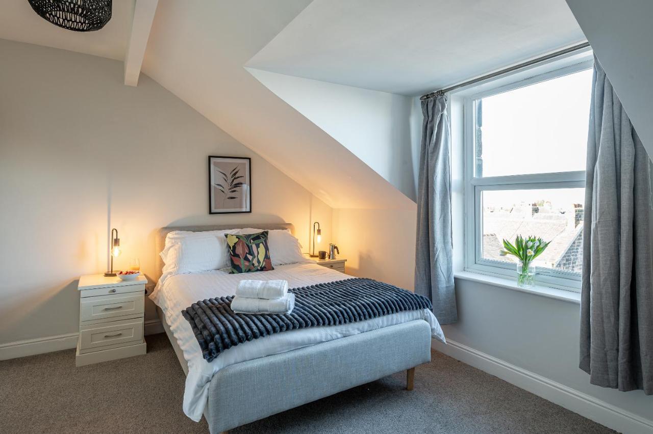 Stunning 5 Bedroom 5 En-Suite Victorian House In ハロゲート エクステリア 写真