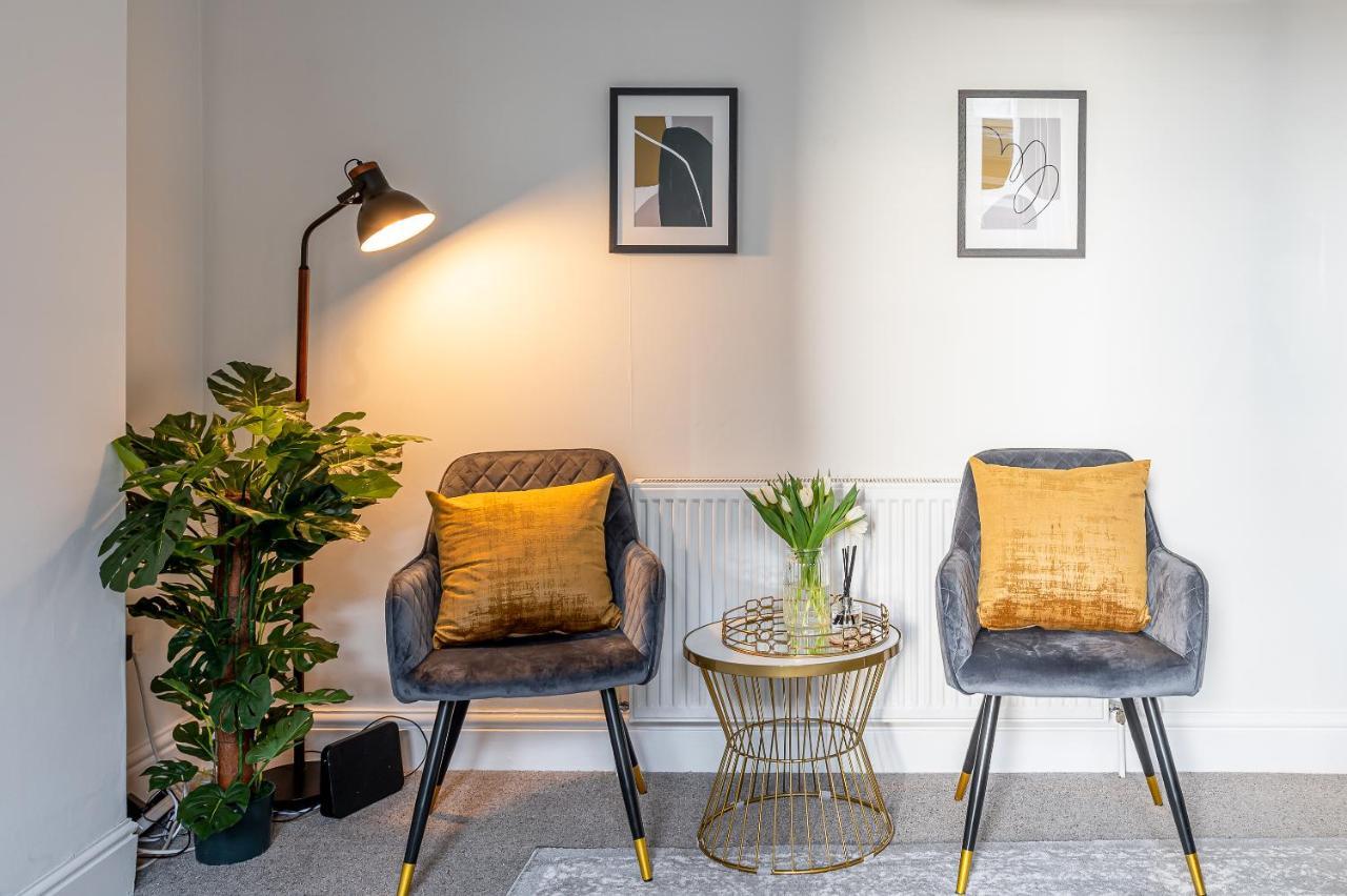 Stunning 5 Bedroom 5 En-Suite Victorian House In ハロゲート エクステリア 写真